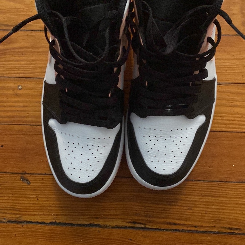 Jordan mid pink